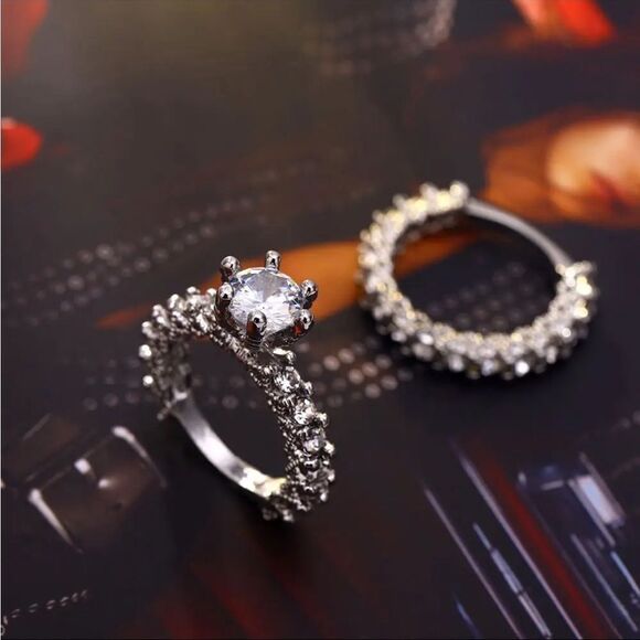 Gorgeous! 2-Piece Diamond CZ Ring Set New in Gift Box - Picture 8 of 10